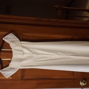 Gianni Bini Size small off the shoulder white button-up dress.